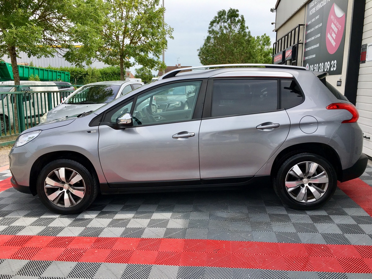 Peugeot 2008 1.2 VTI 82 STYLE GPS/TEL 1ERE MAIN a