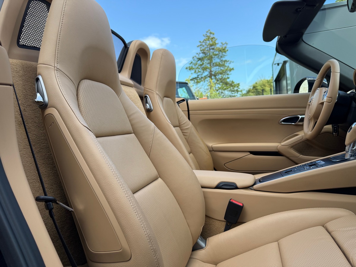Porsche Boxster 2.7L  / 265 CH / 42372 KMS