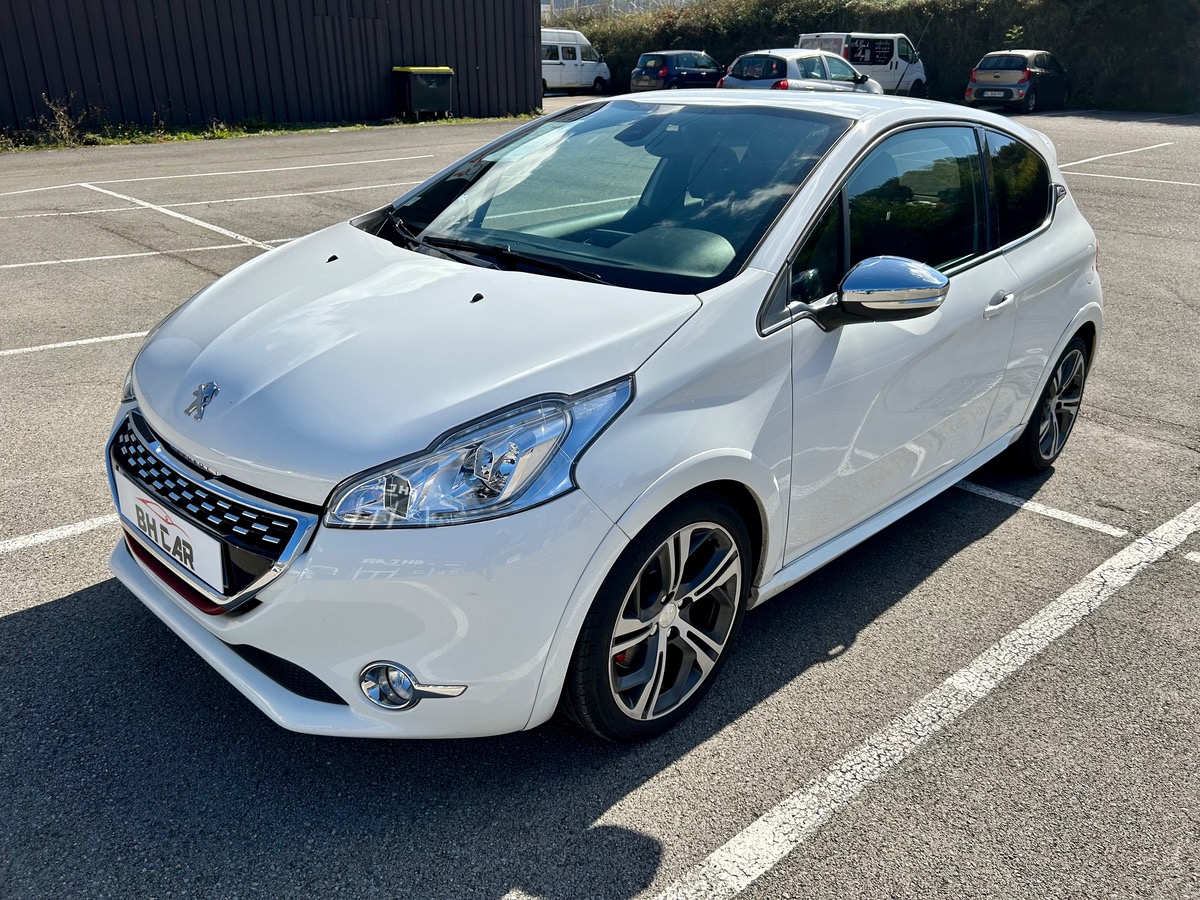 Image: Peugeot 208 I 3 Portes GTI 1.6 THP 16V 200 cv