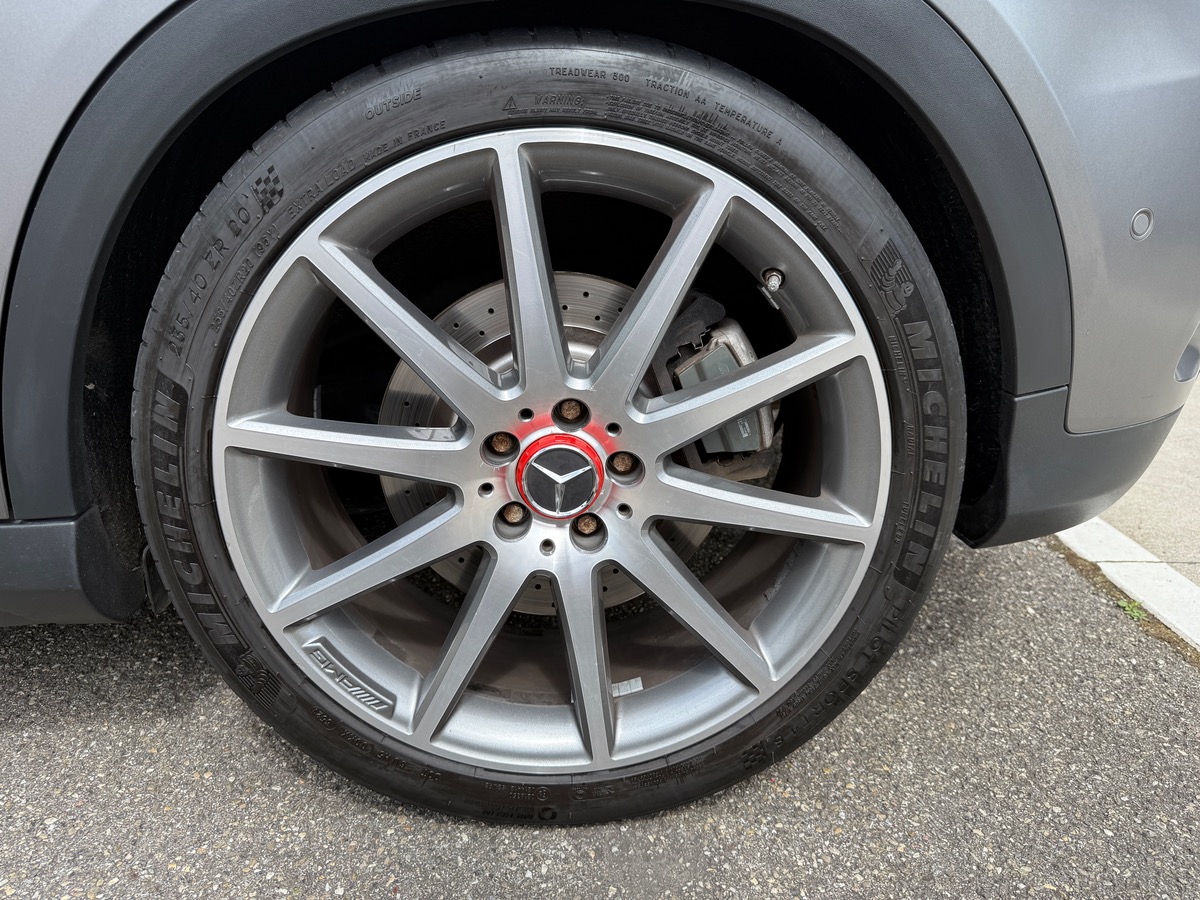 Mercedes-Benz GLA 45 AMG 2.0 4MATIC 7G-DCT 360cv, Toit ouvrant, Sièges électriques chauffants.