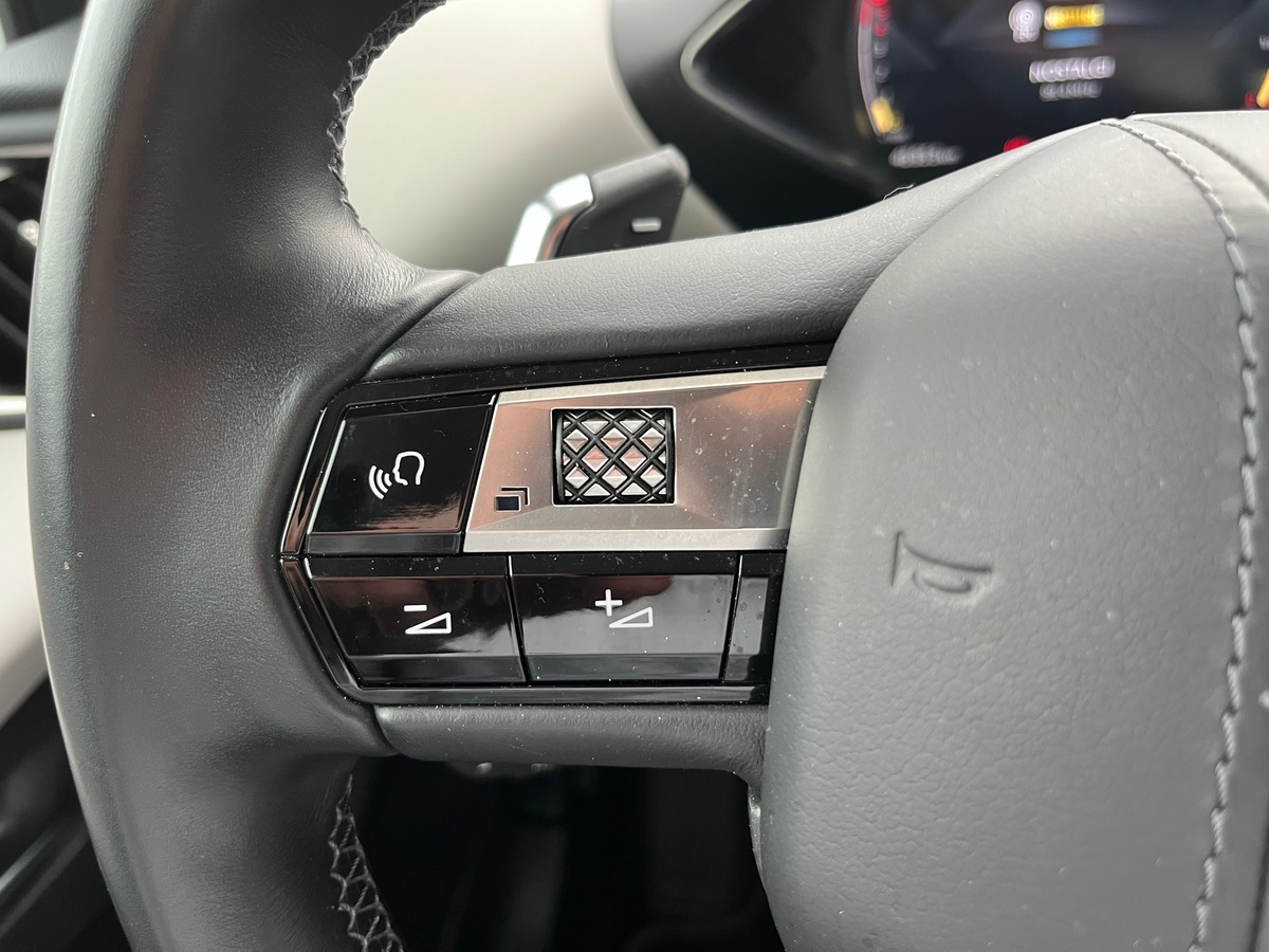 DS DS 3 CROSSBACK BLUE HDI 130ch EAT8,  RIVOLI, SUIVI COMPLET DS, SIEGES CHAUFFANT,