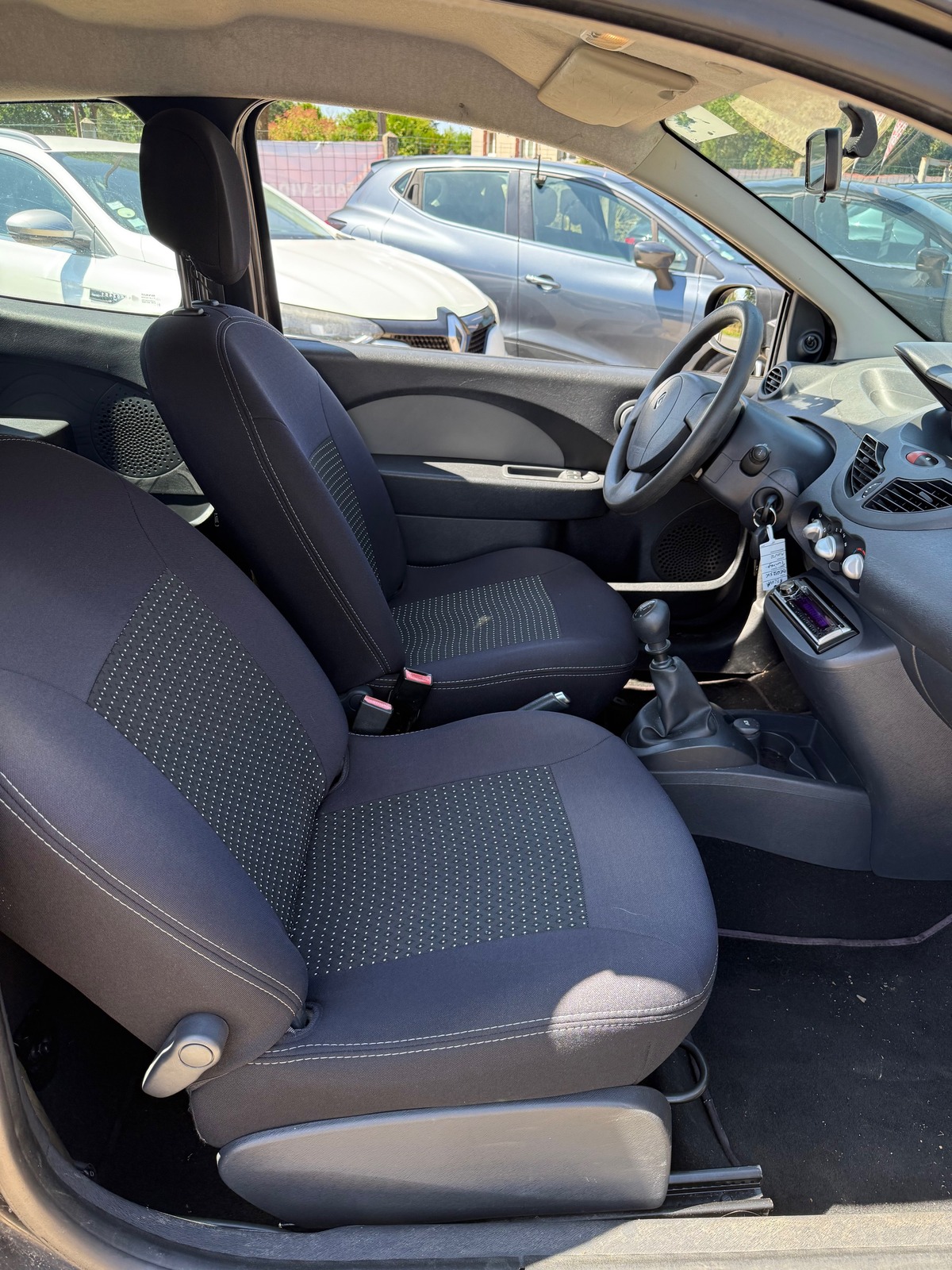 RENAULT Twingo 2 1.2 16v 75 Chx AUTHENTIC 101 500 Kms