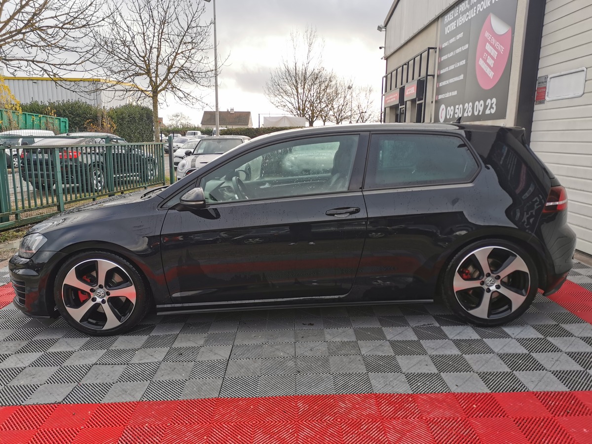 Volkswagen Golf 7 VII GTI 2.0 TSI 220 DYNAUDIO