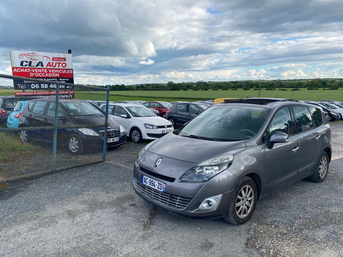 RENAULT Scenic III 3 1.9 dci 130cv 1ere main 200000km toit ouvrant