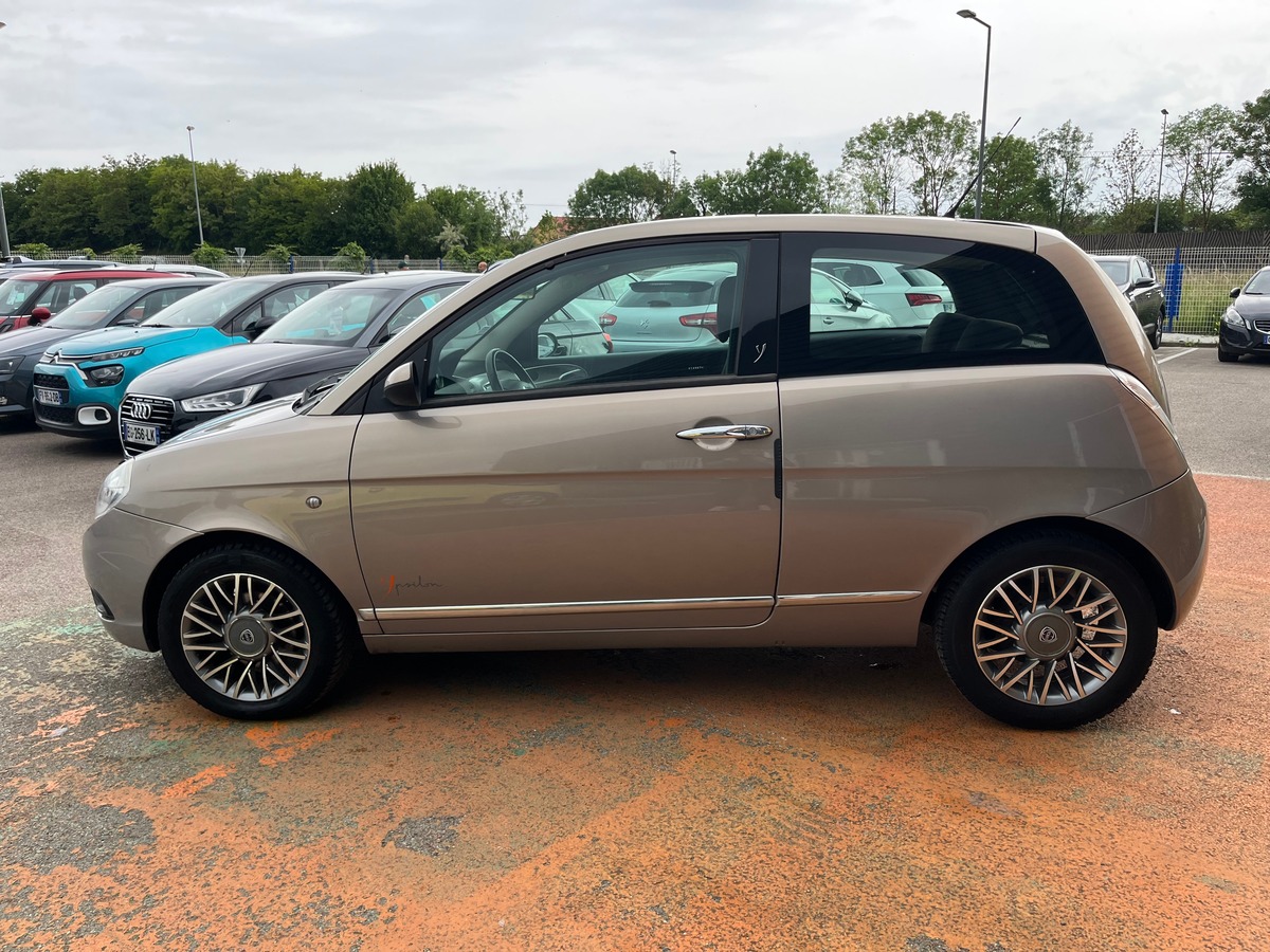 Lancia Ypsilon 1.4 i 95 ch ORO