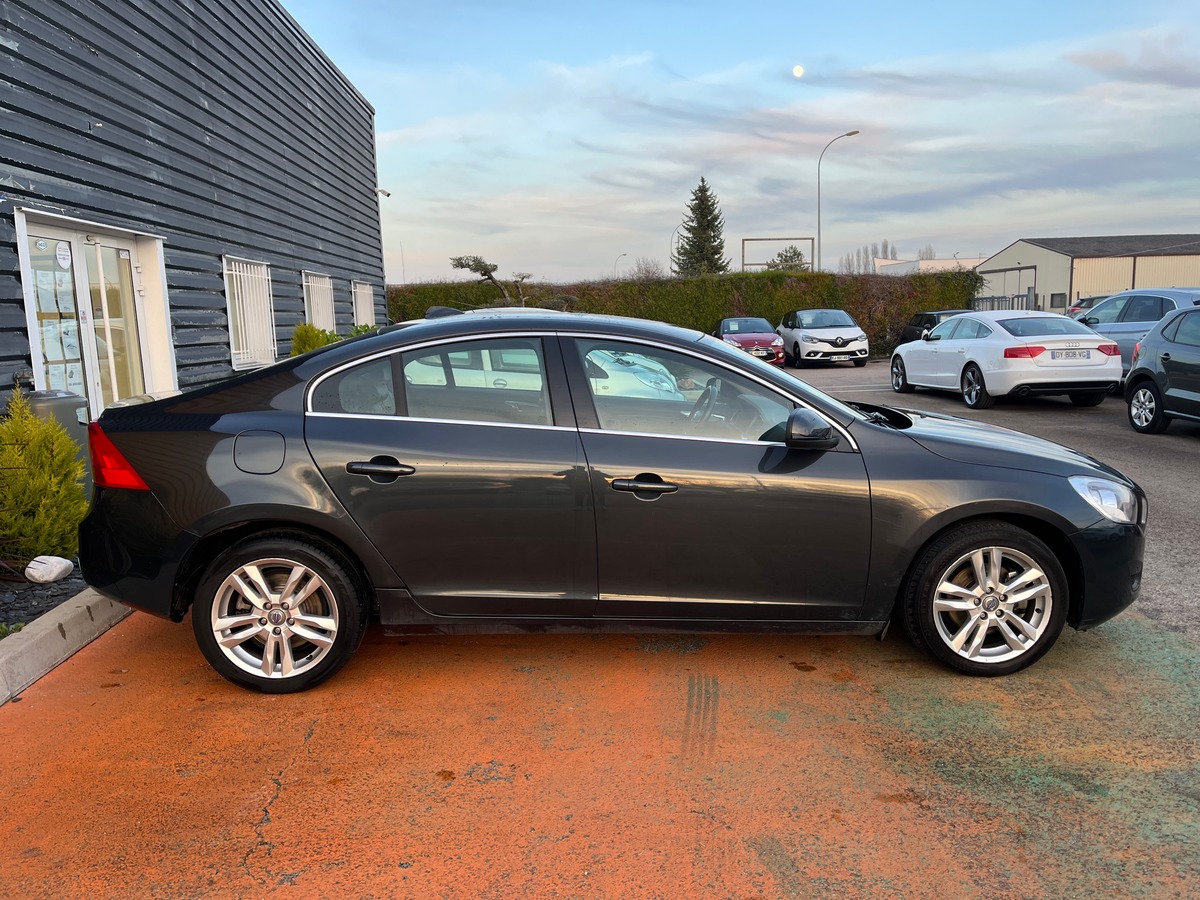 Volvo S60 II D3 2.0 TDi SAS SUMMUM 163 CH