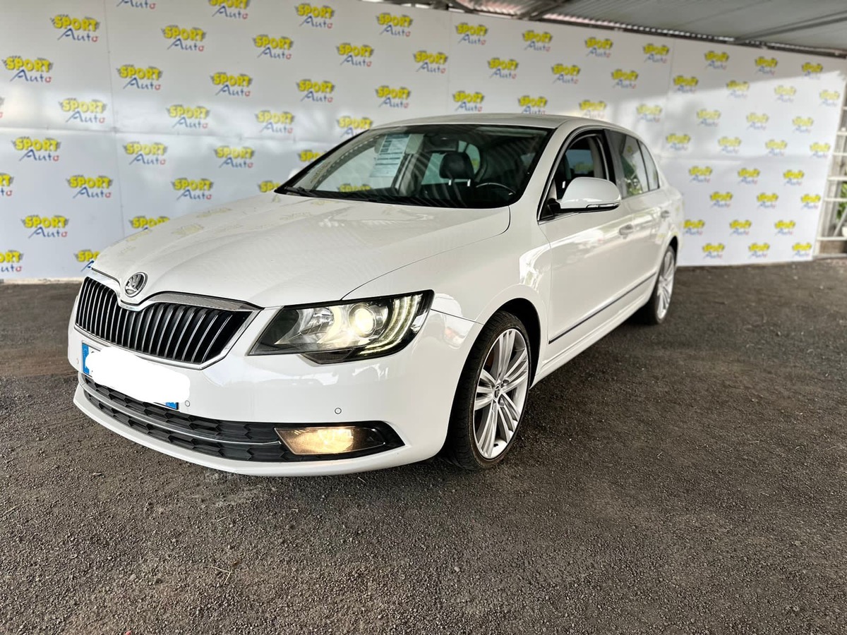 Skoda Superb 2.0 tdi 2013 BOITE AUTO X  SPORT AUTO X