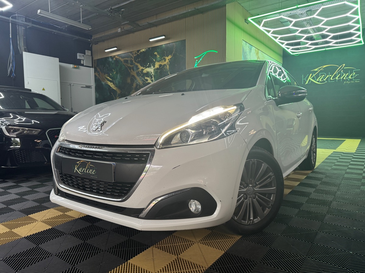 Peugeot 208 1.2L 82 cv Allure BMV5