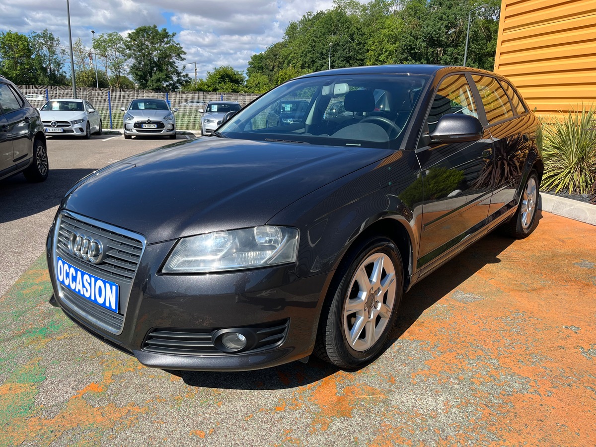 Audi A3 Phase 2 Sportback 1.6 TDi S-Tronic7 105 ch Boîte automatique