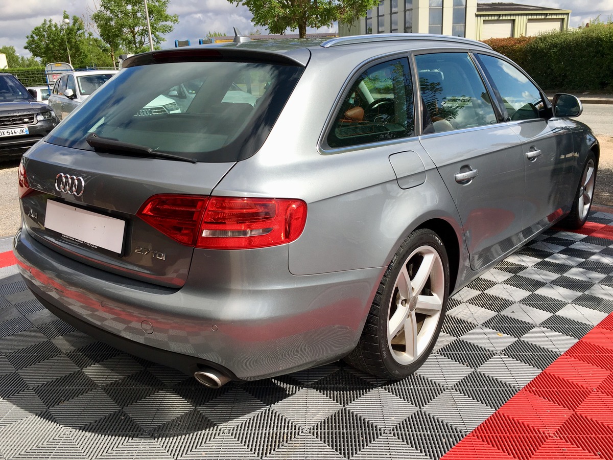 Audi A4 AVANT 2.7 190CV V6 AMBI LUXE CUIR/GPS/TEL