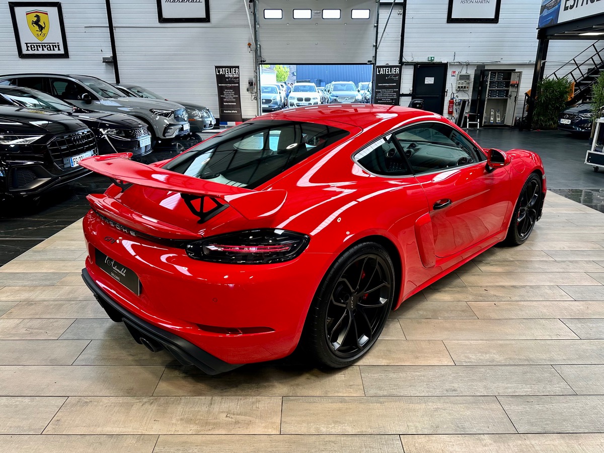 Porsche 718 Cayman GT4 4.0 420 PDK7