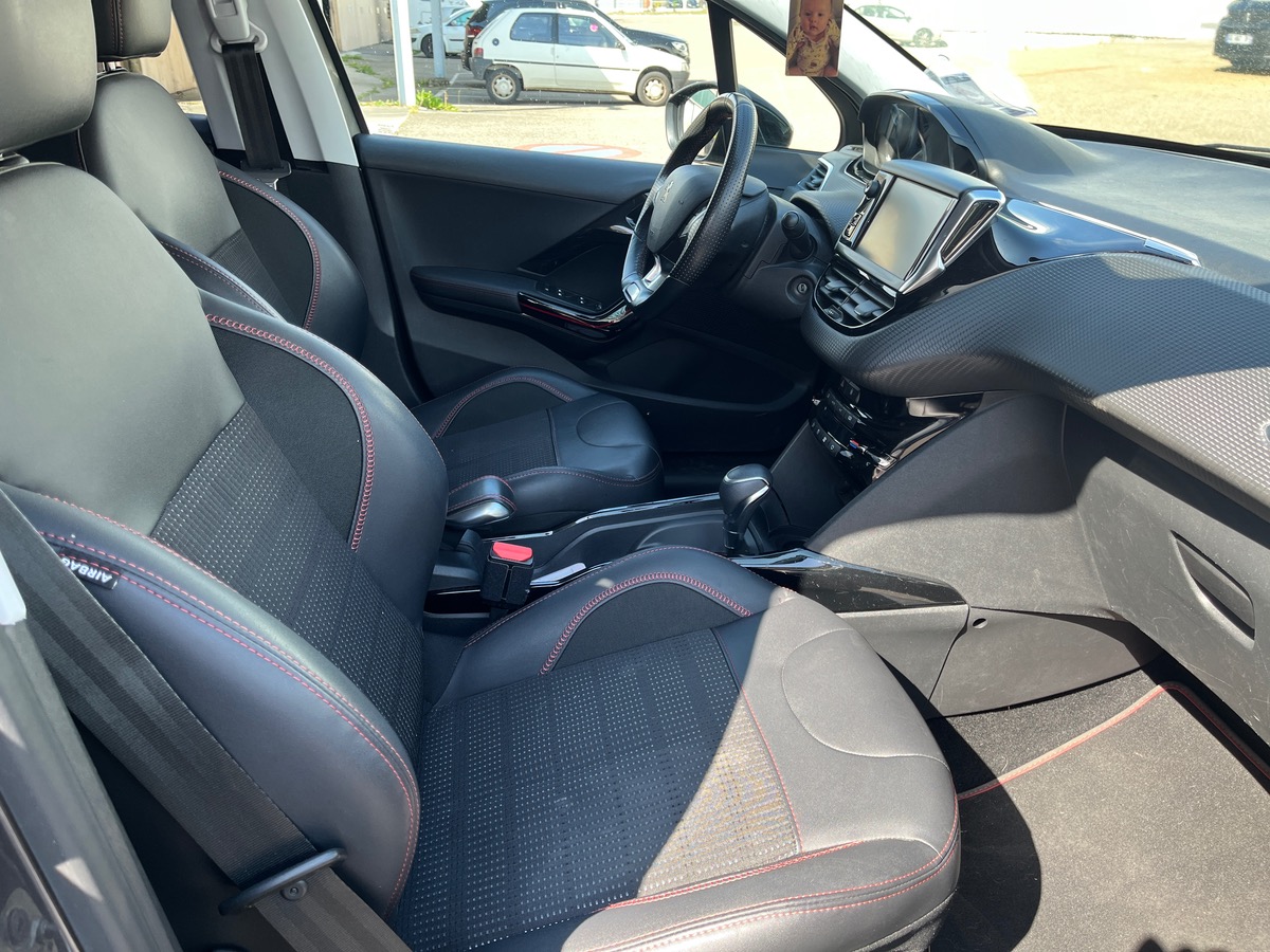 Peugeot 2008 1.5 BLUEHDI 120 S&S GT LINE EAT6 + SUIVI COMPLET + ATTELAGE