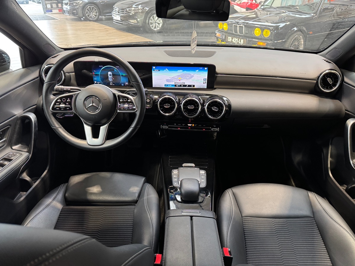 Mercedes-Benz Classe A 200 PROGRESSIVE LINE 163CV 7G-DCT 1ERE MAIN