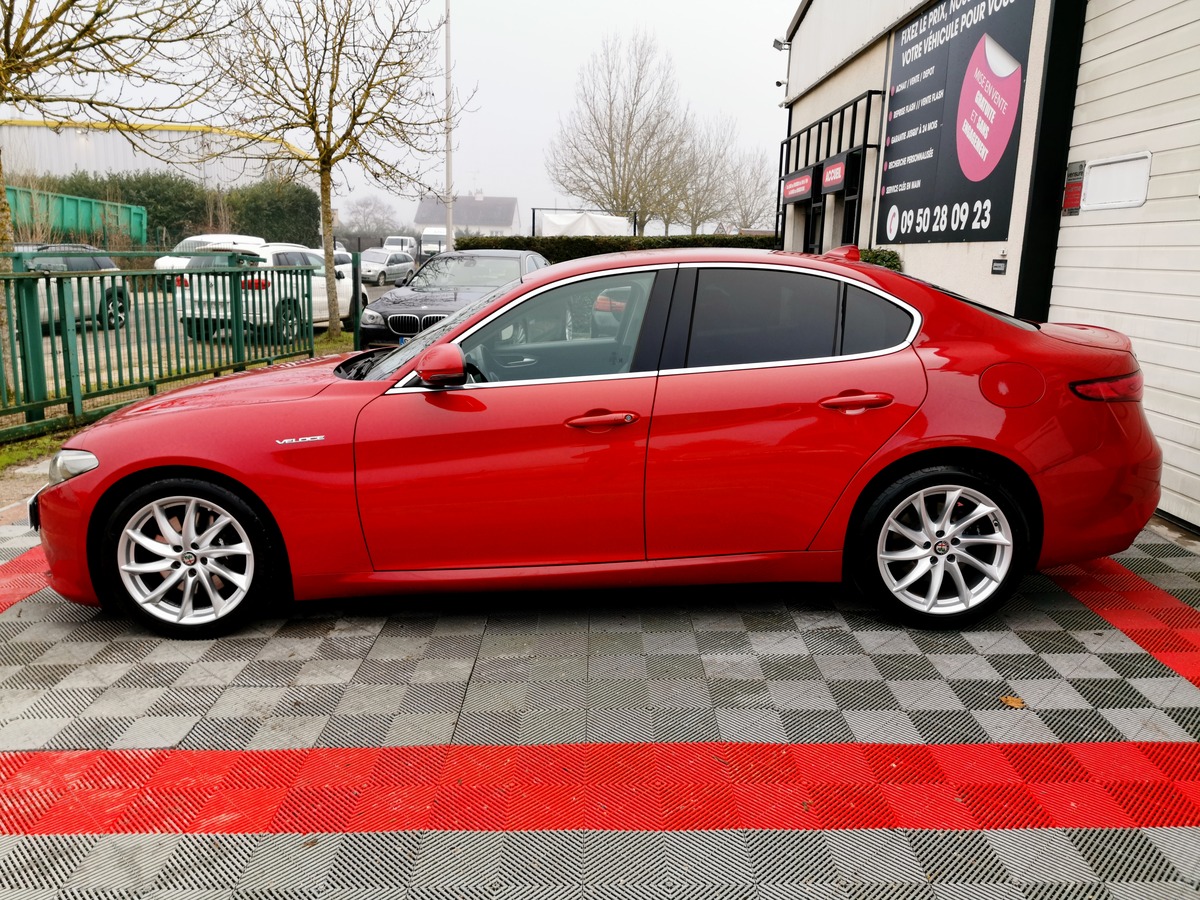 Alfa Romeo Giulia 2.2JTD AWD Q4 VELOCE 210 AT8 jj