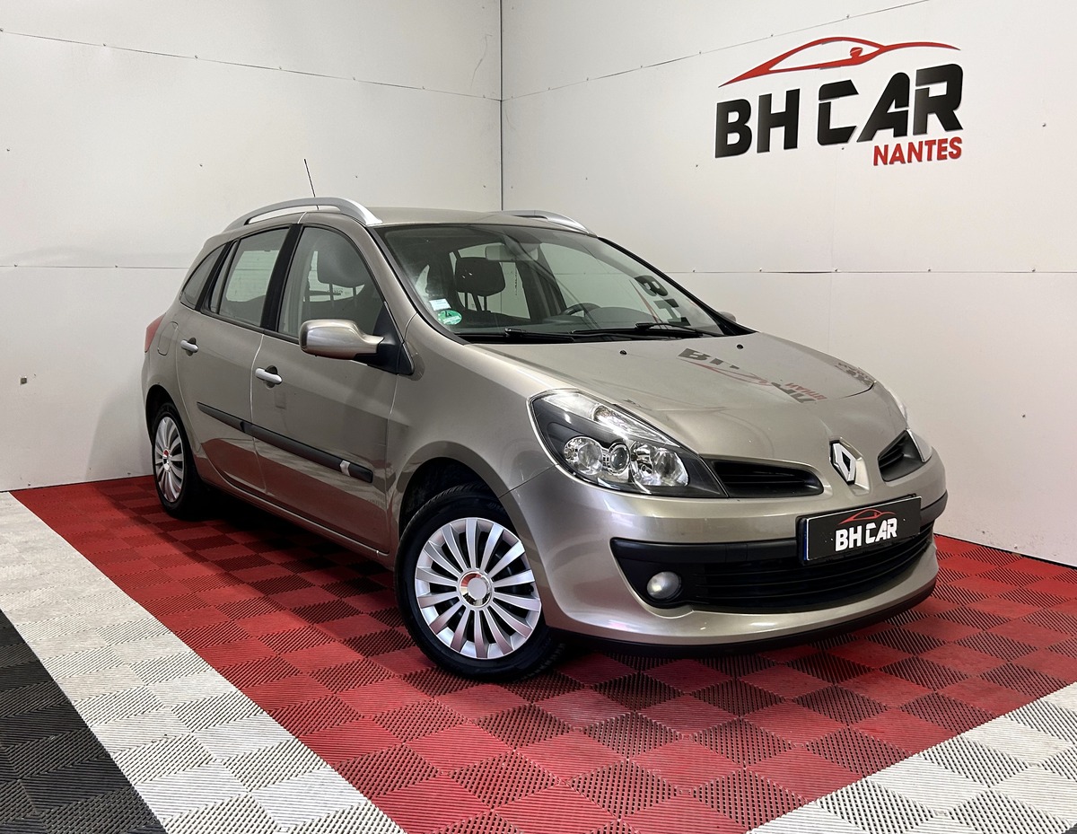 Image: RENAULT Clio ESTATE 1.6i 100 CH