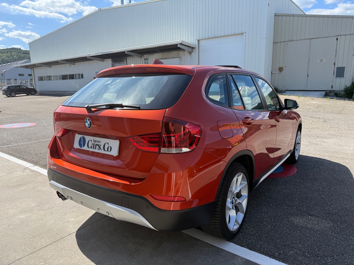 Bmw X1 20i 2L  184 X-Drive boite 8  X-line, Toit ouvrant, Sièges chauffants, Suivi complet