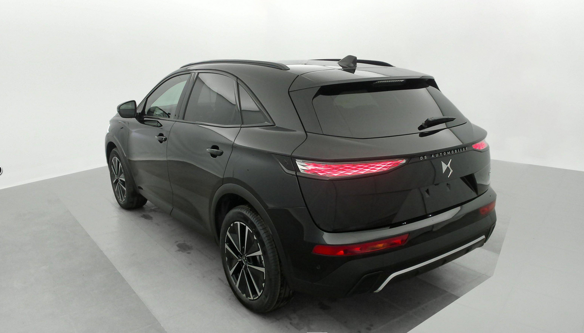 DS DS 7 BlueHDi 130 EAT8 Pallas  Prix catalogue 51 650,00 € TTC