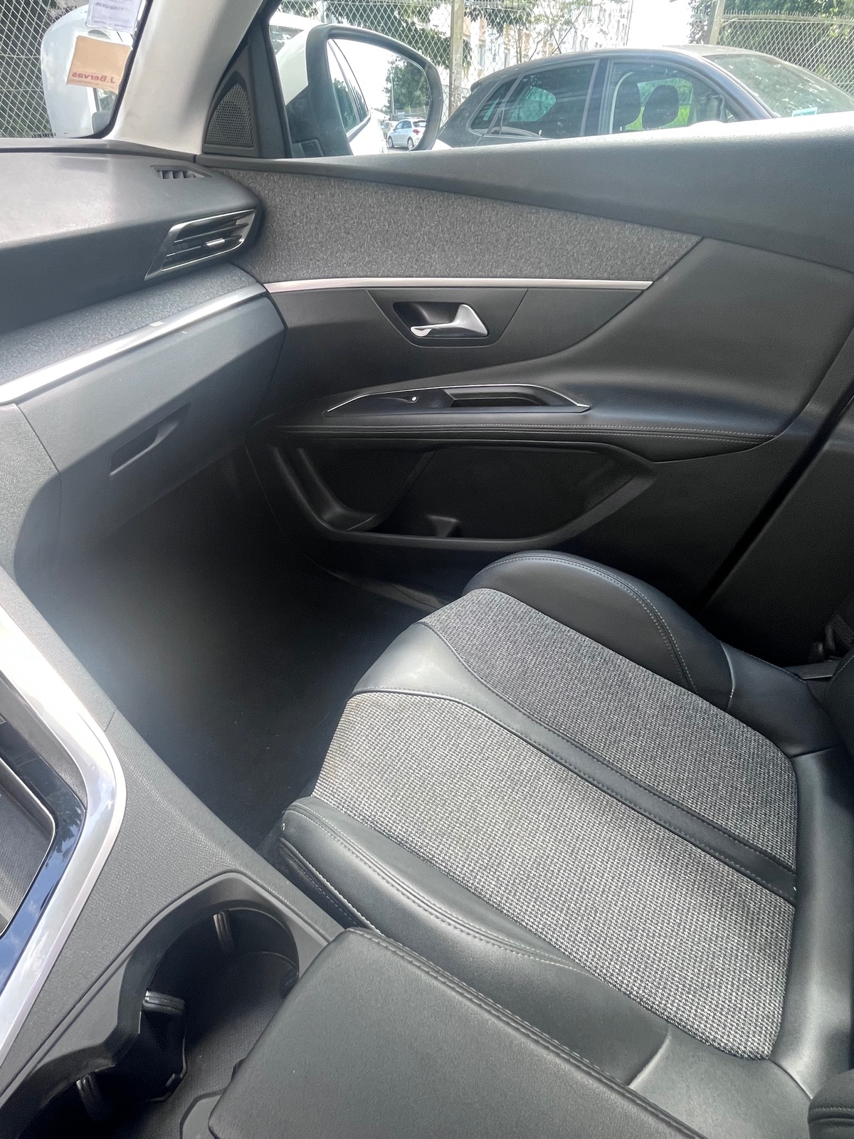 Peugeot 3008 SUV 1.5 BlueHDi 130  ch Diesel