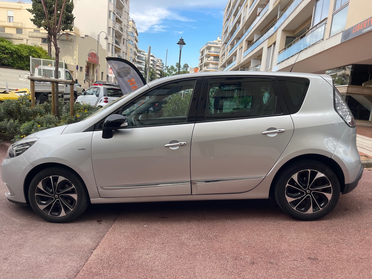 RENAULT Scenic III  1.5 DCI 110 cv / Phase 2 /Edition Bose / Boîte auto / Attelage
