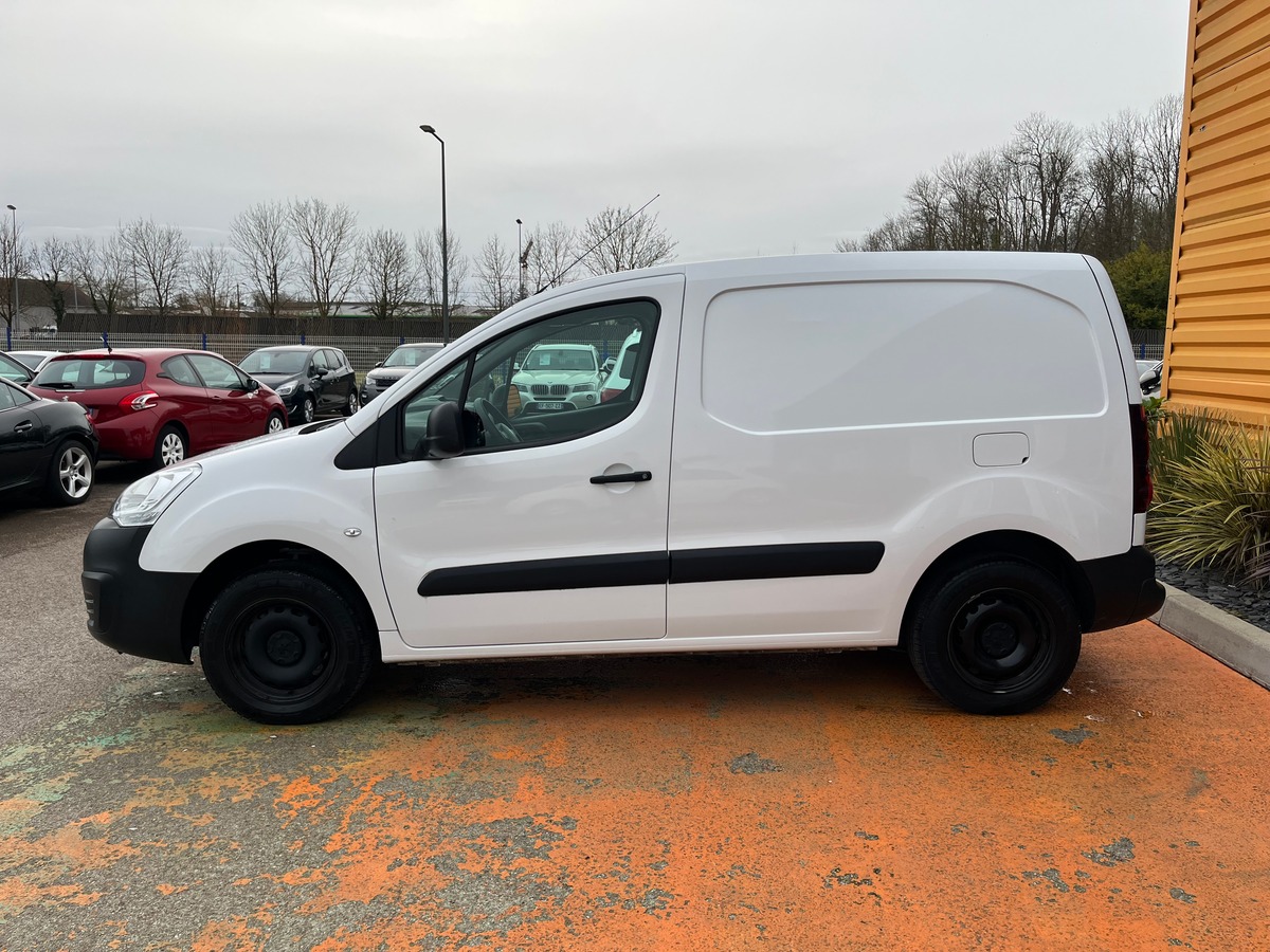 Peugeot Partner Utilitaire Phase 2 L1 Electrique Fourgon 49KW Boîte automatique TVA récupérable