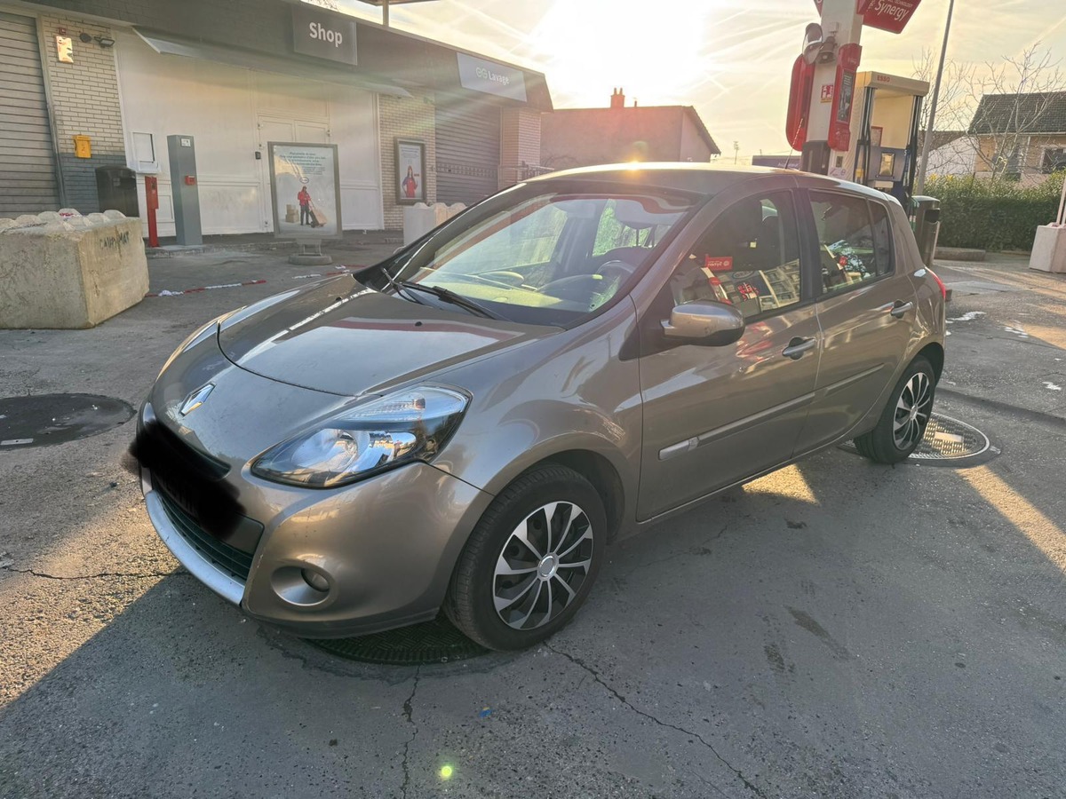 RENAULT Clio PHASE 2 136KM SUIVI REGULATEUR LIMITEUR DE VITESSE