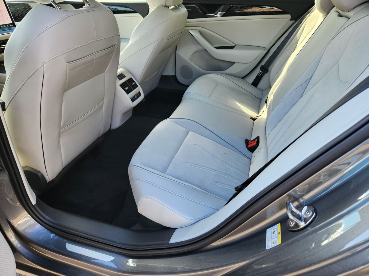 Volkswagen Passat SW 2.0 TDI EVO 150ch Elegance DSG7 Harman-Kardon Cuir Attelage