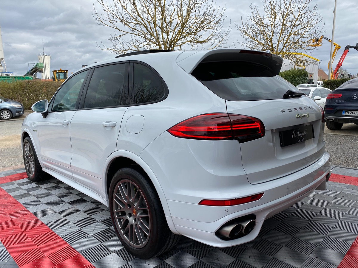 Porsche Cayenne S E-hybrid 416ch sport design b