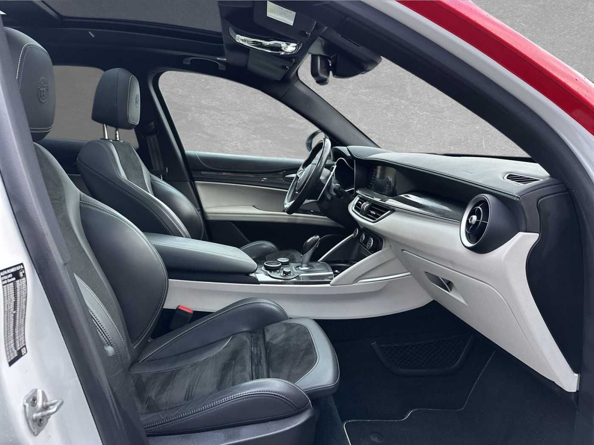 Alfa Romeo Stelvio 2.9 V6 510ch Quadrifoglio Q4 AT8 Toit ouvrant Harman-Kardon