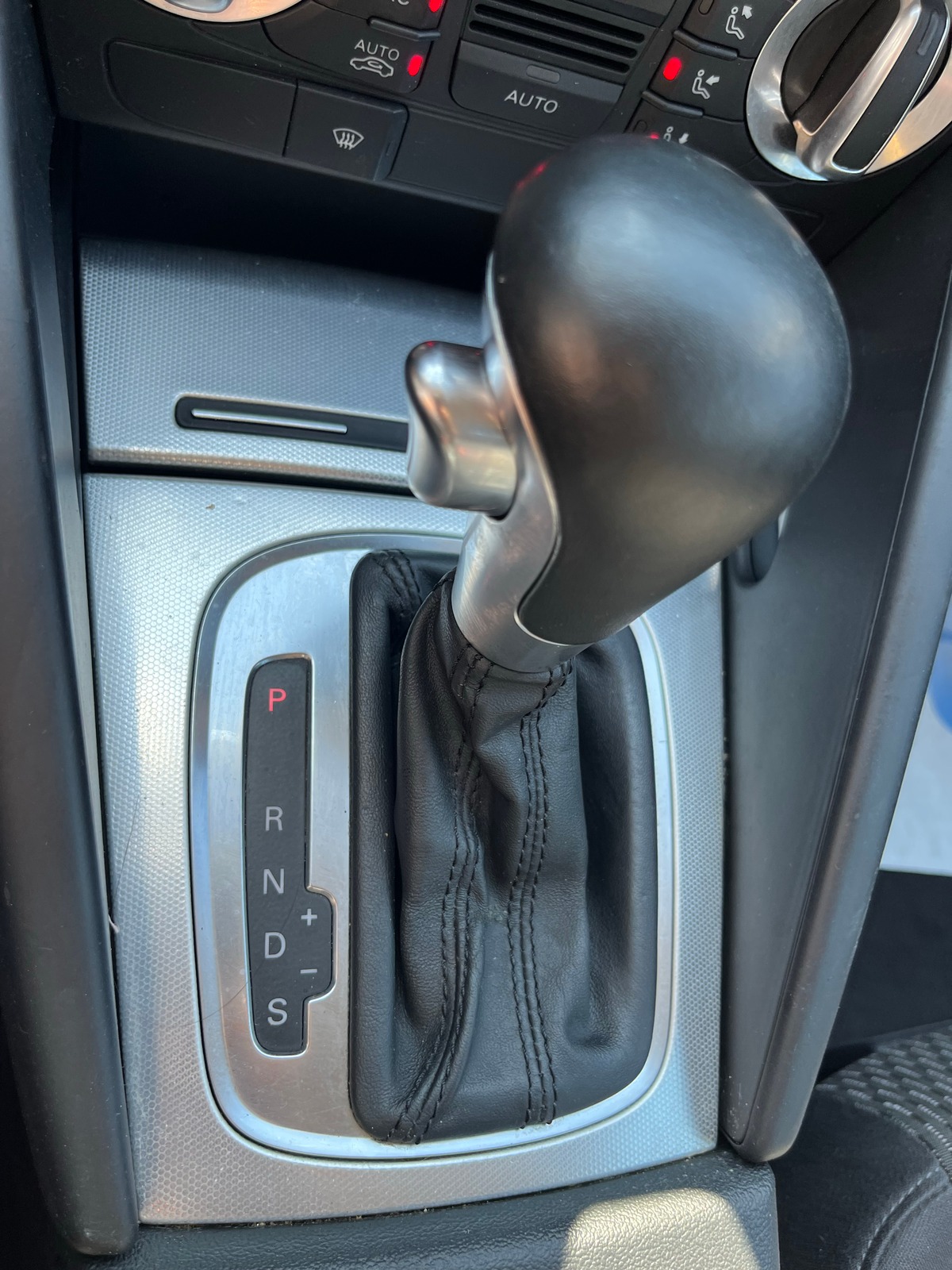 Audi A3 Phase 2 Sportback 1.6 TDi S-Tronic7 105 ch Boîte automatique