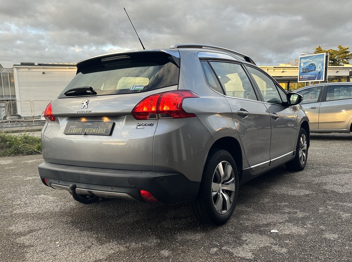 Peugeot 2008 1.2 PURETECH 130 S&S ALLURE  ATTELAGE