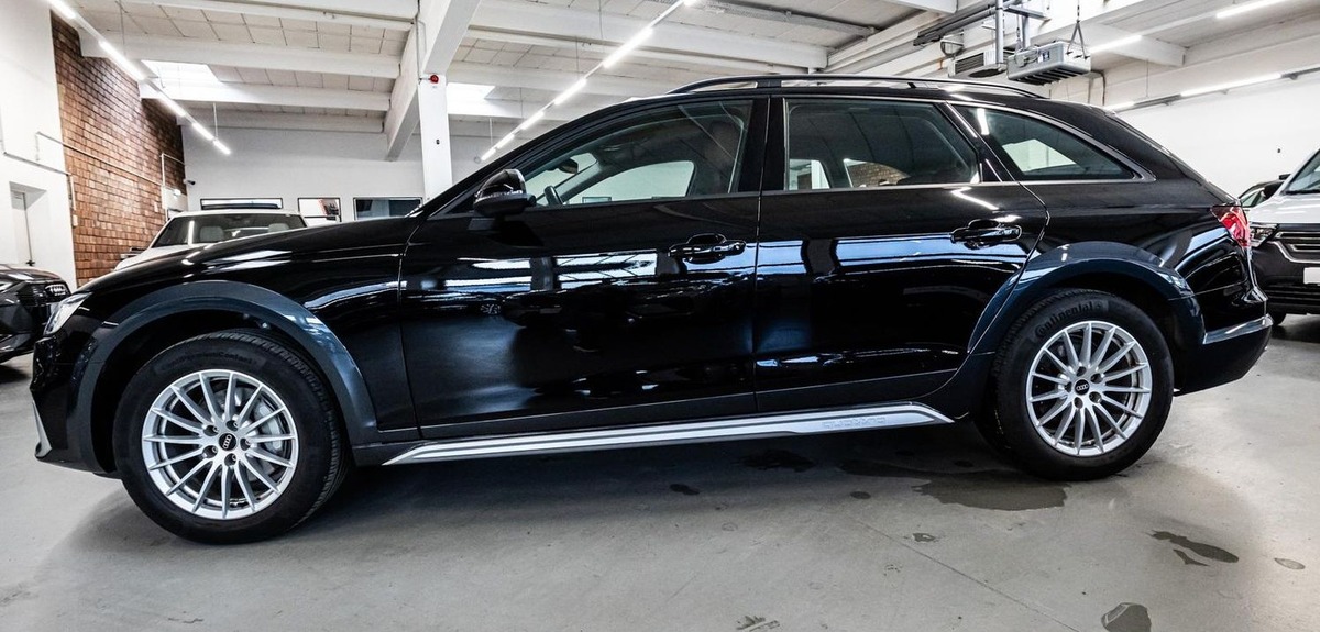 Audi A4 Allroad V 40 TDI 204ch Avus quattro S tronic 7 Attelage Aff Tête haute