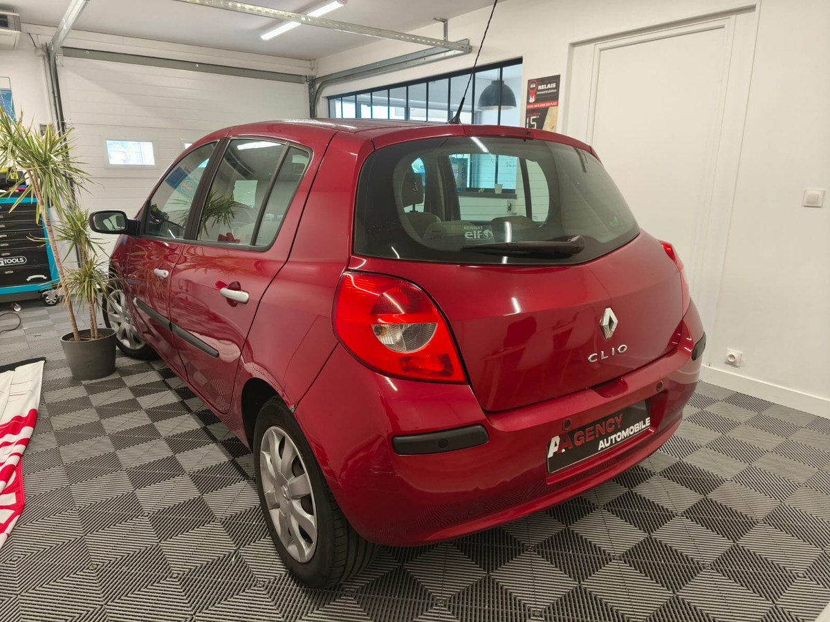 RENAULT Clio 1.5 DCI - Garantie 3 mois-