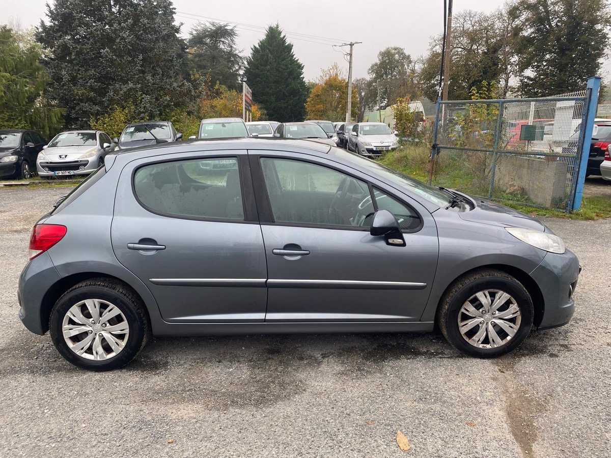 Peugeot 207 1.4 hdi 70cv phase 2 de 08/2010