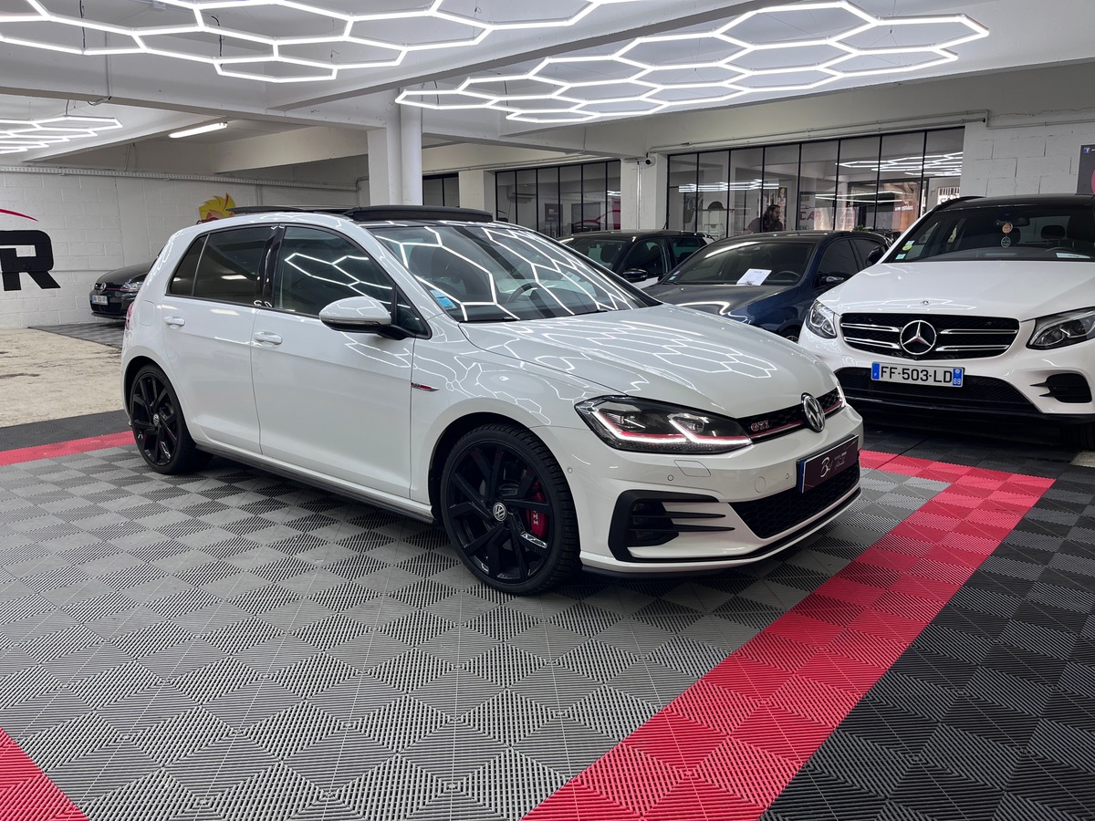 Image: Volkswagen Golf 7 2.0 TSI 245ch GTI Performance DSG7 TOIT OUVRANT/DYNAUDIO / ALCANTARA NID D'ABEILLE