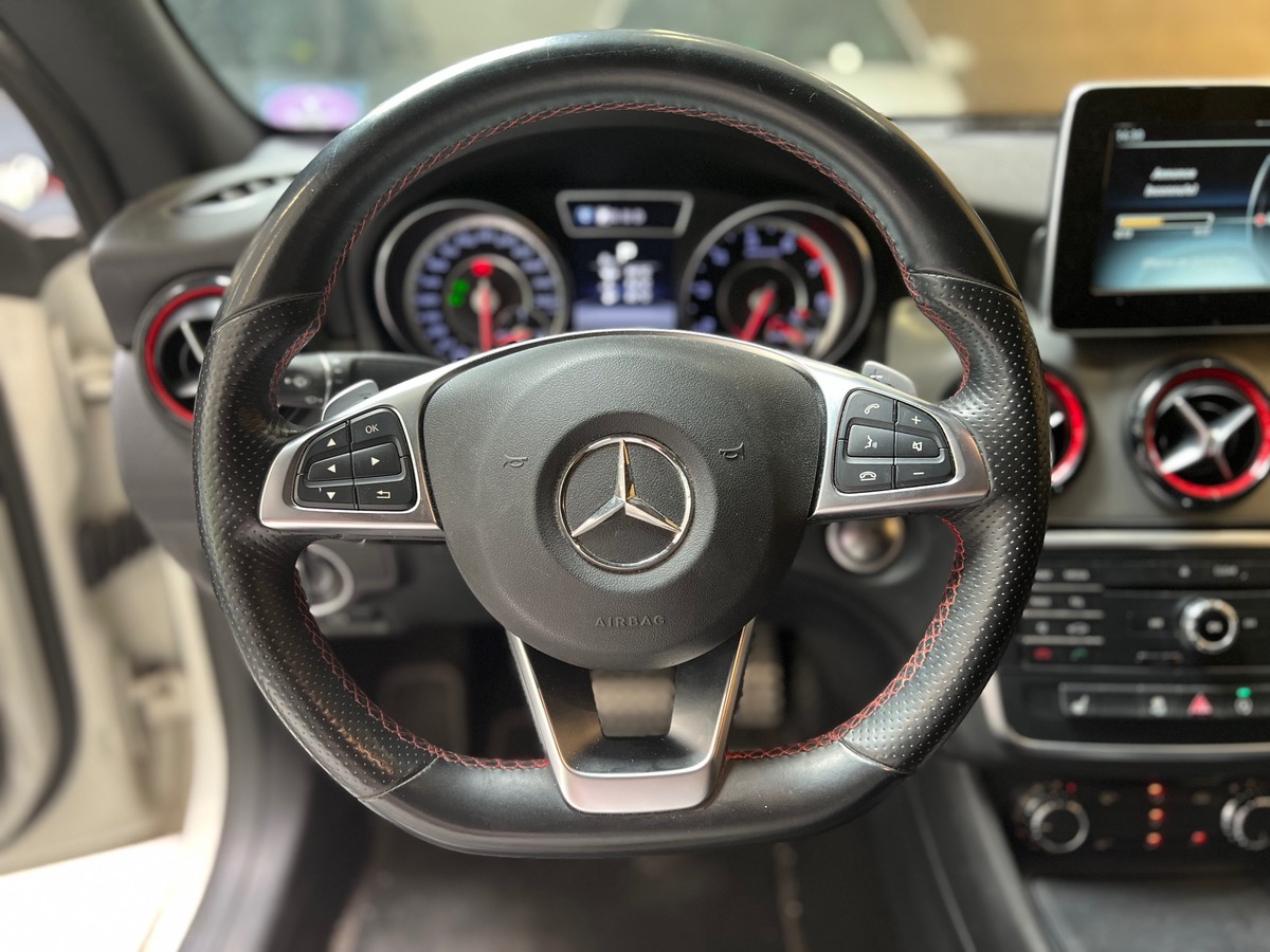 Mercedes-Benz CLA 45 AMG 4MATIC // ENTRETIEN FULL MERCEDES