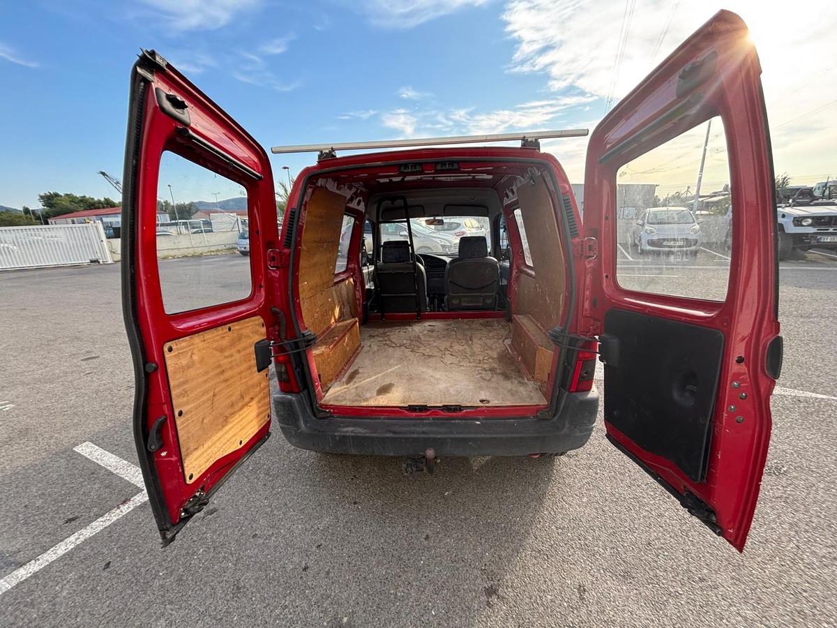 Peugeot Partner Camionnette 1.1 60cv - VENTE A MARCHAND SANS GARANTIE