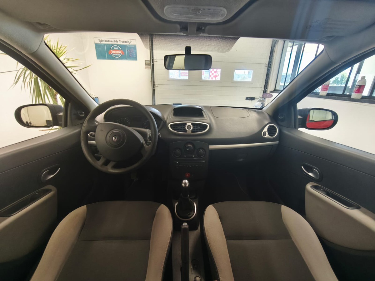 RENAULT Clio 1.2 16V - Première main - Suivi complet Renault -