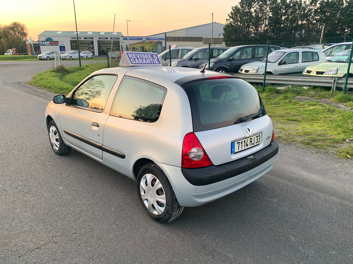 RENAULT Clio 1.2i 16v 71809KM