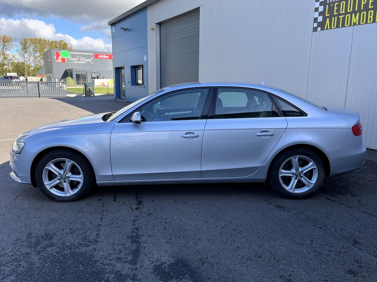 Audi A4 (2) 2.0 TDI 143 AMBITION LUXE + ATTELAGE