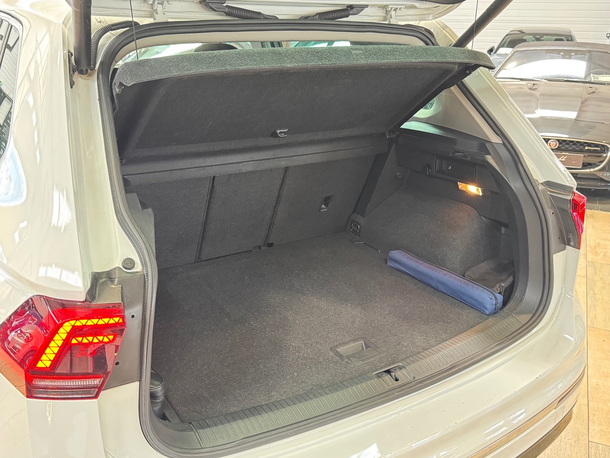 Volkswagen Tiguan TDI 150 R-LINE DSG7 CARAT TO/ATTELAGE/CARPLAY