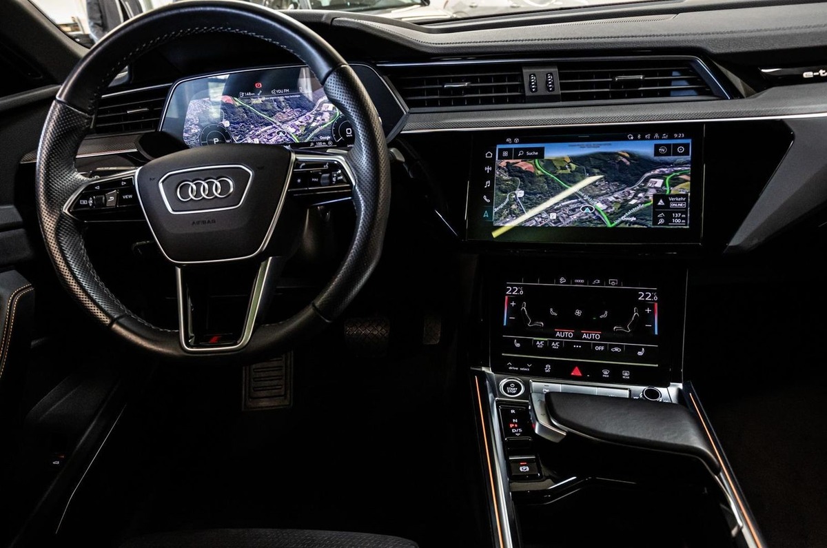 Audi e-tron Sportback 55 408ch S Line e-quattro Toit ouvrant Bang&Olufsen Pack Black Edition