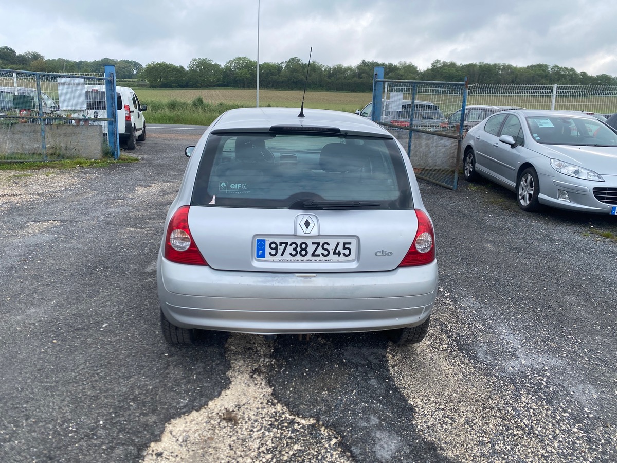 RENAULT Clio 1.5 dci 80cv extrêmes 5 places  ct ok moteur changer 180010km