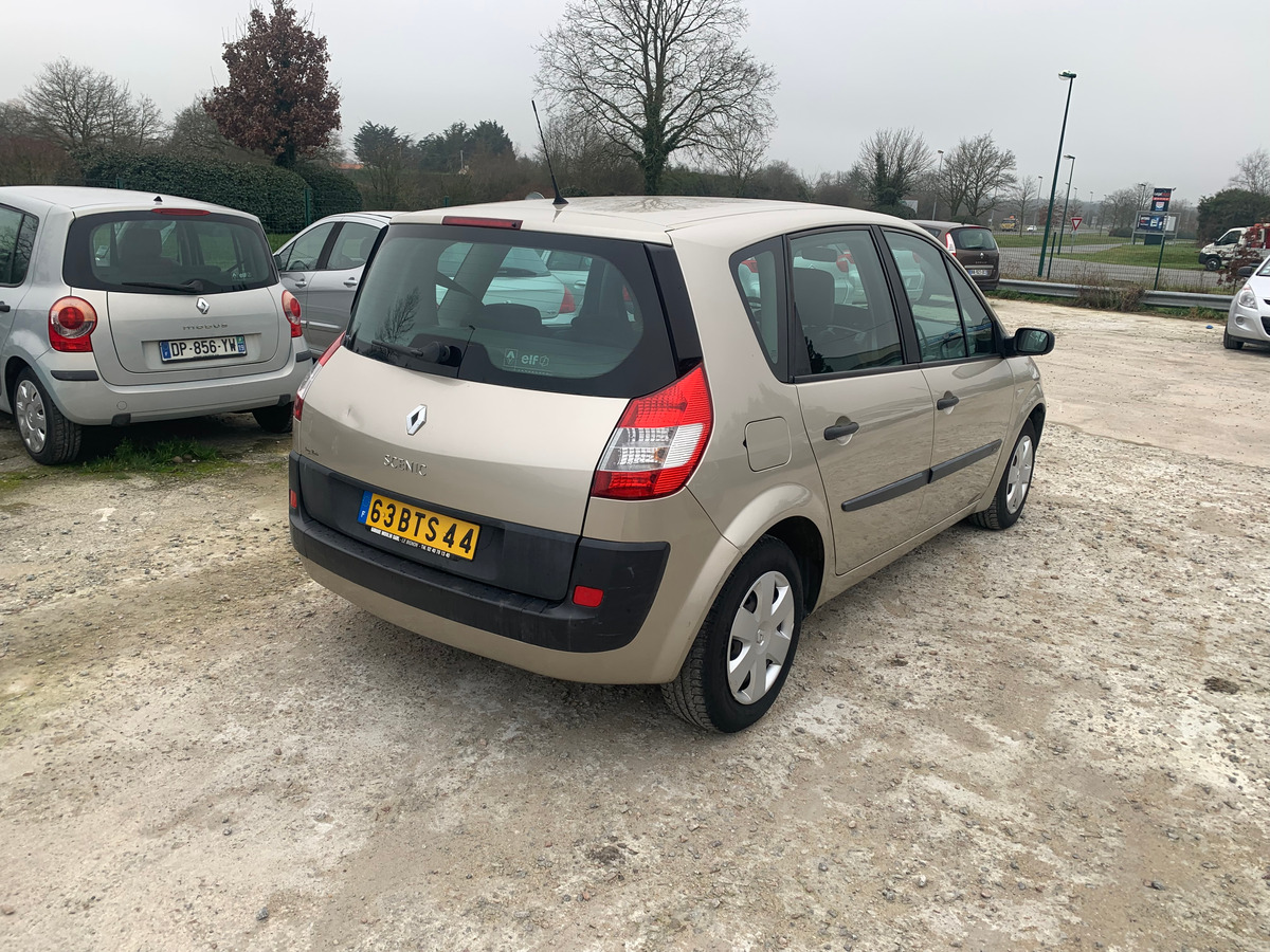 RENAULT Scenic 1.4 16V 100CH 121329KM