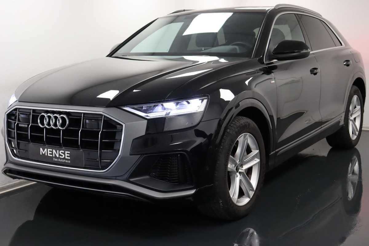 Audi Q8 55 TFSI e 381ch S line quattro tiptronic 8/Toit ouvrant/Attelage/CarPlay