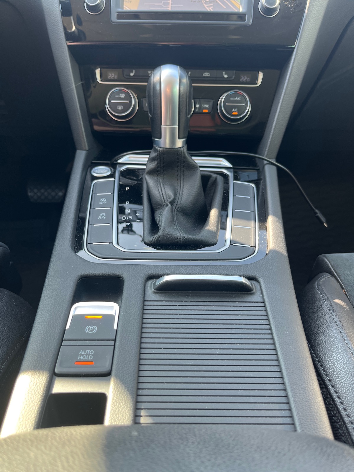 Volkswagen Passat Break SW 2.0 TDI 4Motion DSG6 190cv Finition Carat, attelage, Suivi Complet.