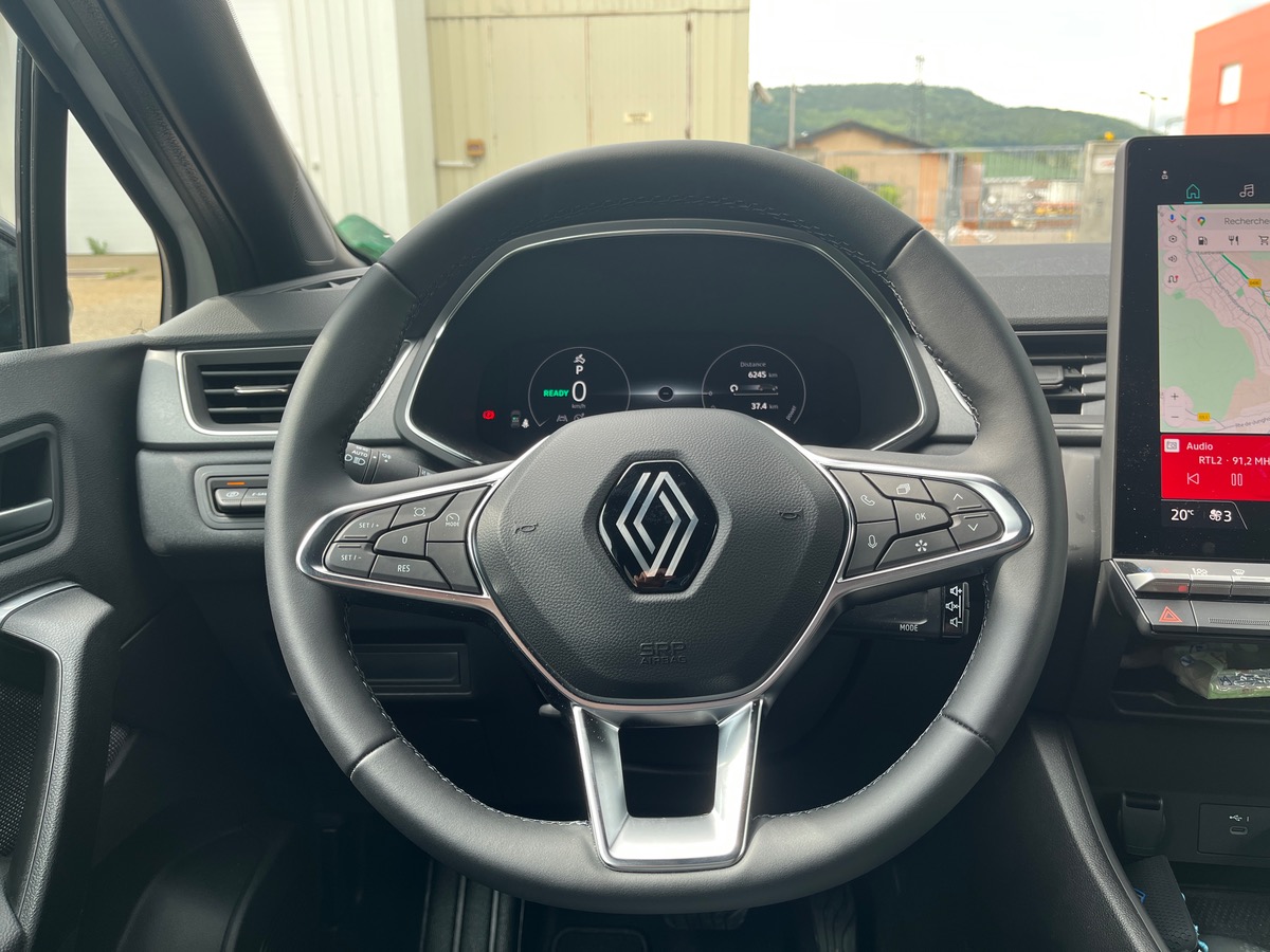 RENAULT Captur TECHNO E-TECH FULL HYBRID 145
