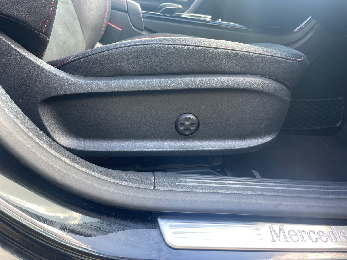 Mercedes-Benz Classe A 200 AMG LINE 163 cv LED AMBIANCE - CARPLAY - TOIT OUVRANT - SIEGE CHAUFFANT
