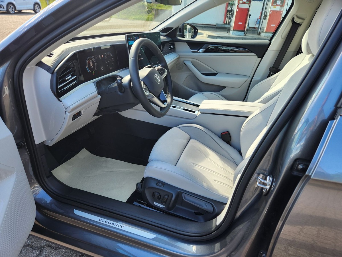 Volkswagen Passat SW 2.0 TDI EVO 150ch Elegance DSG7 Harman-Kardon Cuir Attelage