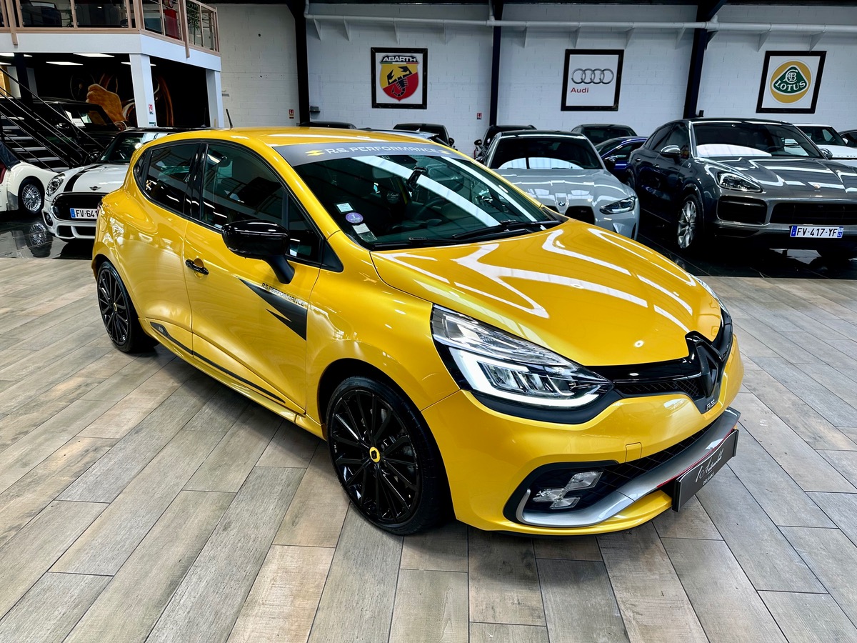 RENAULT Clio IV RS (2) 1.6 200 EDC6