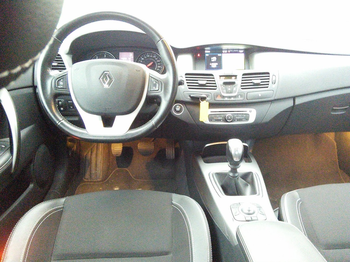 Renault Laguna 3 2.0  dci 130 CH  CLIM  BUSINESS MOTEUR A CHAINE